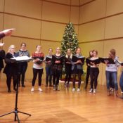 Chris Quinn plays to a choir of donors